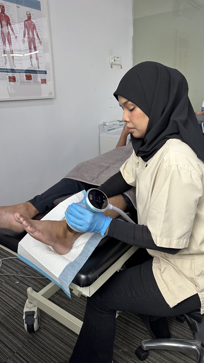 Physiotherapist providing one-on-one neurological rehabilitation